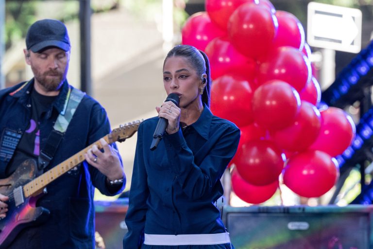 Tini Stoessel desmiente rumores sobre pröblemas con su equipo y confirma la continuidad de sus proyectos