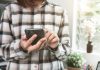 La intolerancia a la incertidumbre, el factor psicológico detrás de los tres puntos de WhatsApp