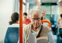 ¿Por qué el vocabulario y la lectura mejoran con la edad? El MIT explica la resistencia del cerebro