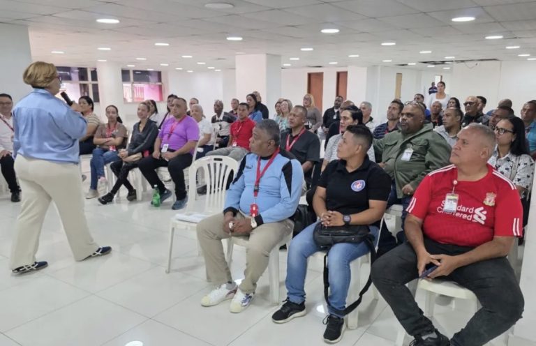 Ministerio de Salud dicta taller nacional para optimizar el trato y la atención humanizada en la red pública de salud 