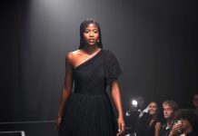 Moda española recauda fondos para los afectadös por los terremotös en Venezuela mediante una instalación artística