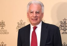 Keiko Fujimori designa a Álvaro Vargas Llosa como nuevo embajador de Perú ante Estados Unidos