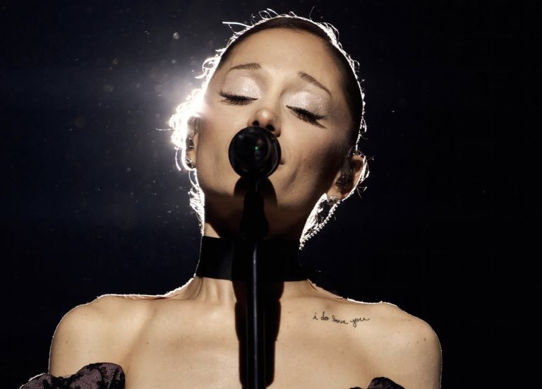 Ariana Grande recauda más de 107 millones de dólares con su exitosa gira mundial “The Eternal Sunshine Tour”