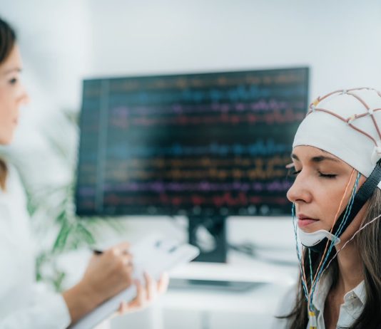 Crean un implante cerebral capaz de proyectar la voz y las expresiones humanas en un avatar digital para pacientes con parálisis