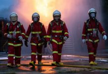 Portugal moviliza a cientos de bomberos y vehículos ante un doble foco de incendiö en su territorio