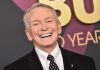 Fallecë a los 87 años Bob Mackie, el icónico diseñador que deslumbró vistiendo a Cher y Diana Ross