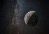 La NASA descubre un nuevo cráter de 222 metros en la superficie de la Luna tras un impactö astronómico que ocurre solo una vez por siglo
