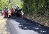 Avanzan trabajos de pavimentación con 3.000 toneladas de asfalto en la carretera Chuspa-Aricagua