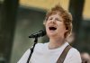 Entre lágrimas y en solitario: La emotiva presentación de Ed Sheeran en Filadelfia tras la salida de su equipo