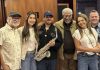 Frank Quintero reúne a más de 20 destacados artistas para lanzar una canción benéfica en apoyo a las víctïmas del sïsmo
