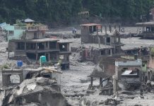 Asciende a 1.295 la cifra de muertøs y casi 4.900 los desaparecidos por las devastadorâs riadas en Nepal