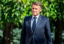 Emmanuel Macron califica como «monumental» la multitudinaria misa oficiada por el papa León XIV en París