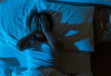 Especialistas afirman que despertarse a las tres de la madrugada no siempre es gravë pero exige atención si persiste