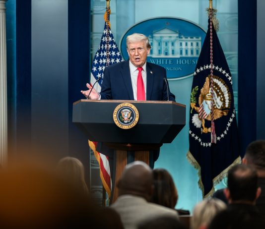 Donald Trump rechaza la propuesta de Irán sobre el estrecho de Ormuz pero prevé retomar el diálogo esta semana