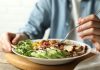 La combinación de ejercicio físico, nutrición balanceada y un buen descanso permite contrarrestar la pérdida gradual de facultades cognitivas