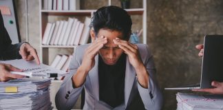 Estudio demuestra que la soledad en la adolescencia aumenta el rïesgo de sufrïr precariedad laboral en la adultez temprana