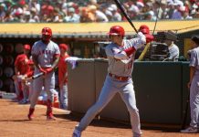 Shohei Ohtani suspende su labor como lanzador y se enfocará únicamente en la ofensiva