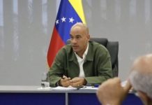 Ministro de educación afirma que el ingreso del maestro promedio en Venezuela alcanza los 506 dólares mensuales