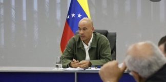Ministro de educación afirma que el ingreso del maestro promedio en Venezuela alcanza los 506 dólares mensuales