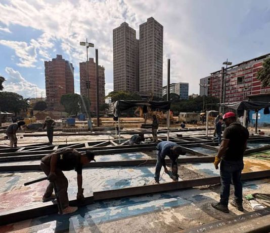 Avanza la construcción del nuevo Paseo de la Fama de Campeones en la avenida Lecuna