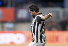 Tomás Rincón anuncia su retiro del fútbol profesional tras dos décadas de trayectoria