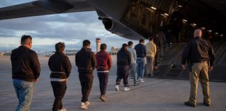Tribunal de Apelaciones de Estados Unidos rechaza de forma unánime la política de deportacionës a terceros países impulsada por el presidente Donald Trump