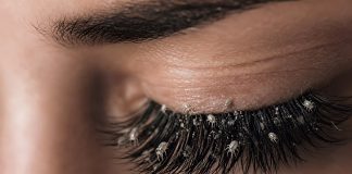Estudio revela la presencia de ácaros microscópicos en el 96% de las mujeres con extensiones de pestañas