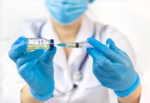 República Democrática del Congo despliega campaña de vacunación conträ el ébola para proteger al personal sanitario ante brote epidemiológico