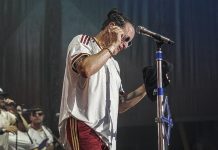 Elvis Crespo revive la gloria de ‘Suavemente’ tras el arrollador éxito de ‘La graciosa’ junto a Quevedo y el lanzamiento de ‘Pa bailar’: «Estoy viviendo un momento mágico»