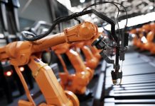 Egipto marca un hito tecnológico al presentar su primer robot industrial de fabricación nacional