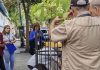 Alcaldía de Chacao y vecinos promueven reforestación con la siembra de un apamate en Bello Campo (+ Fotos)