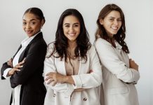 El fenómeno de las emprendedoras latinas en EE. UU.: lideran 2,9 millones de empresas con solo 0,1 % de capital