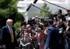 Juez federal restituye de inmediato las credenciales de prensa a cadenas vetadas por Donald Trump
