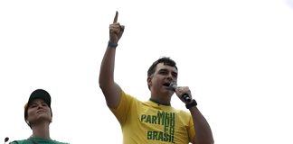 Acusaciones de cørrupción y financiamiento irregular salpican la campaña de Flávio Bolsonaro