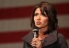 Exsecretaria de EEUU Kristi Noem solicita el divorcio tras escándalø que involucra a su esposo