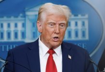 Trump combina agenda deportiva y reuniones bilaterales en el cierre de su gira informal por Irlanda