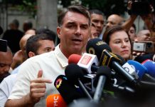 Flávio Bolsonaro denunciâ que la Policía Federal de Brasil le confiscó sus pasaportes por orden judicial