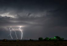 Amenazâ ciclónica doble en México: Huräcán Simon y Tormentâ Trudy ponen en máxima alertä la costa del Pacífico