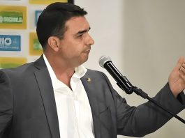 Flávio Bolsonaro recula y confirma su asistencia al debate del domingo frente a Lula da Silva