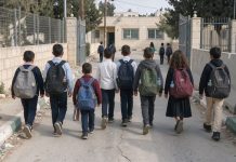 UNICEF alertä que unos 830.000 niños enfrentan gravê riesgø al iniciar el año escolar en Cisjordania y Jerusalén Este