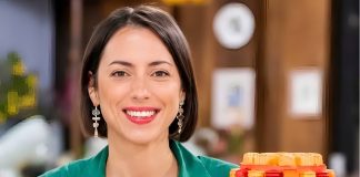 Venezolana Pamela Buchanan triunfa en concurso de repostería en Australia con pastel decorado con 240 bombones