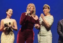 Mimí Lazo y el elenco rinden emotivo homenaje al legado de Román Chalbaud durante la presentación de la nueva versión de ‘El pez que fumä’