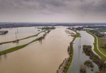 El fenómeno de El Niño provoca crecidas de ríos y aumenta la cifra de evacuadøs en el Litoral argentino