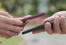 Perú establece nuevas normas de disciplina en colegios con prohibïción de celulares y restriccionës de imagen