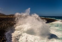 La Marina de Guerrä del Perú emite alertâ máxima en toda la costa por oleajes anómaløs de gran intensidad