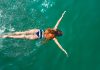 Una mujer se convierte en la primera persona en recorrer a nado toda la costa de California