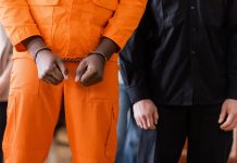 Costa Rica inicia el traslado de los primeros 123 prisionerøs a su nuevo centro penitenciariø de máxima seguridad