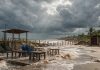 Amenazâs meteorológicas y medidas de emergenciä impactan la economía turística de Ecuador durante la temporada alta tras pérdidas millonarias por el fenómeno de El Niño