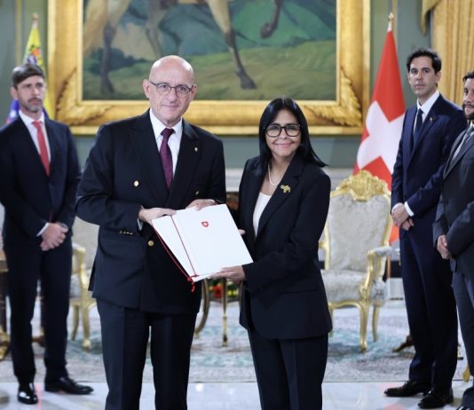 Presidenta Delcy Rodríguez recibe cartas credenciales del embajador de la Confederación Suiza, Martin Maier (+ Fotos)
