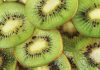 Estudios revelan que comer un kiwi diario ayuda a mejorar la digestión y aliviar el estreñimientø